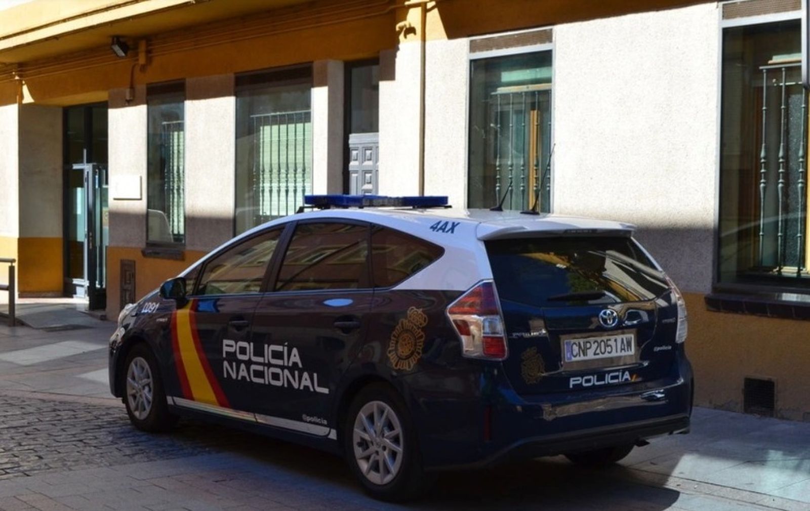 Le ha provocado quemaduras en la cabeza, pecho y espalda