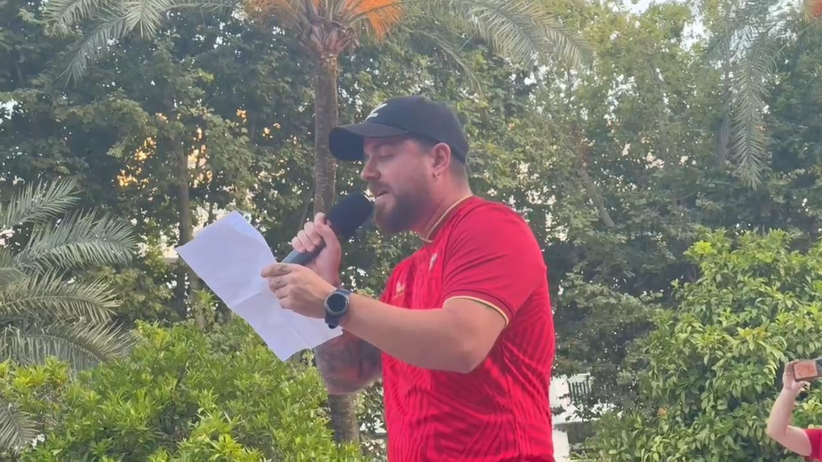 Lectura del manifiesto de la afición del Sevilla FC en Plaza Nueva
