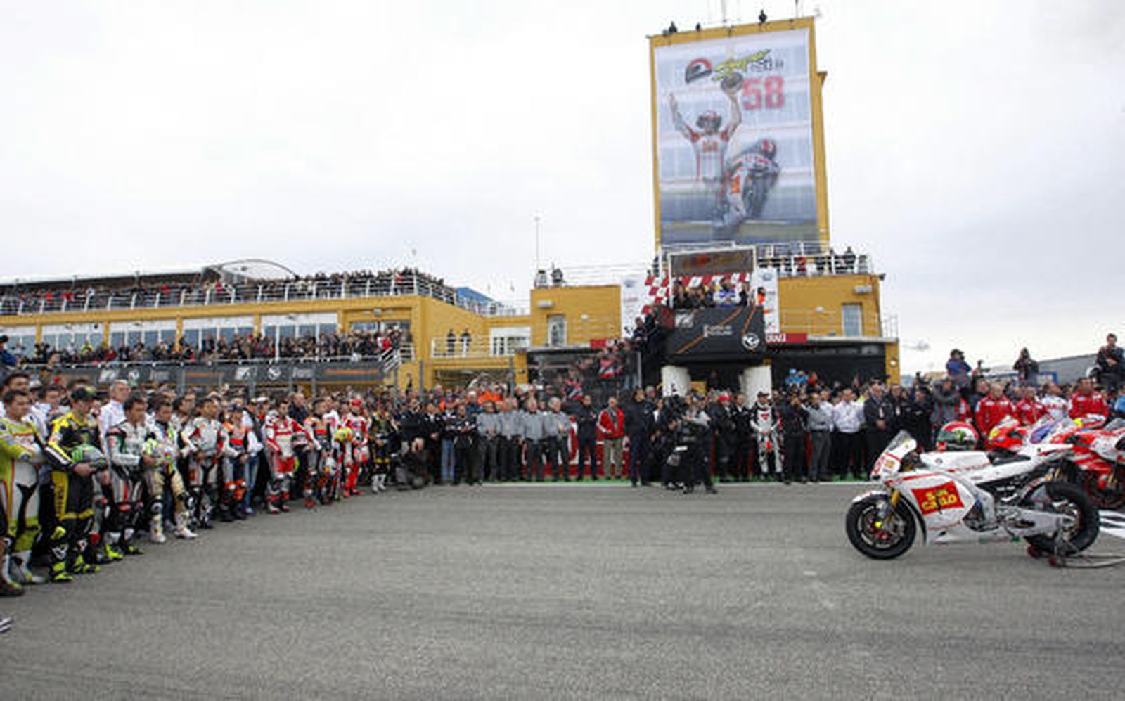 Homenaje a Simoncelli

Foto: EFE