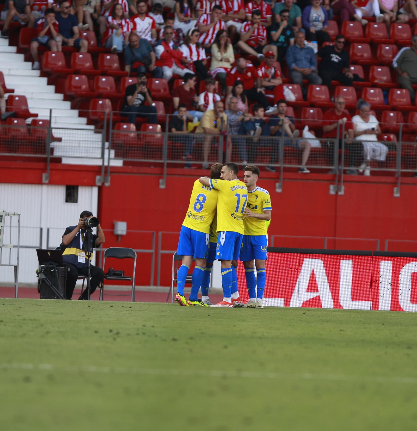 Imágenes de la gran victoria del Almería ante el Cádiz por 6 a 1