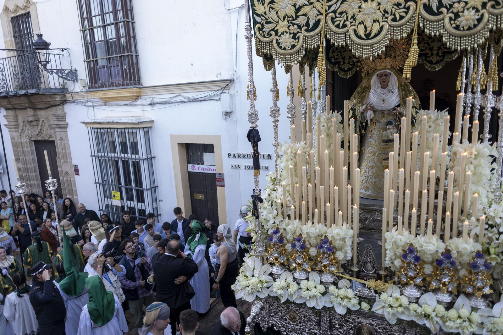 Imágenes de la salida de Vera Cruz en la Semana Santa de El Puerto 2025