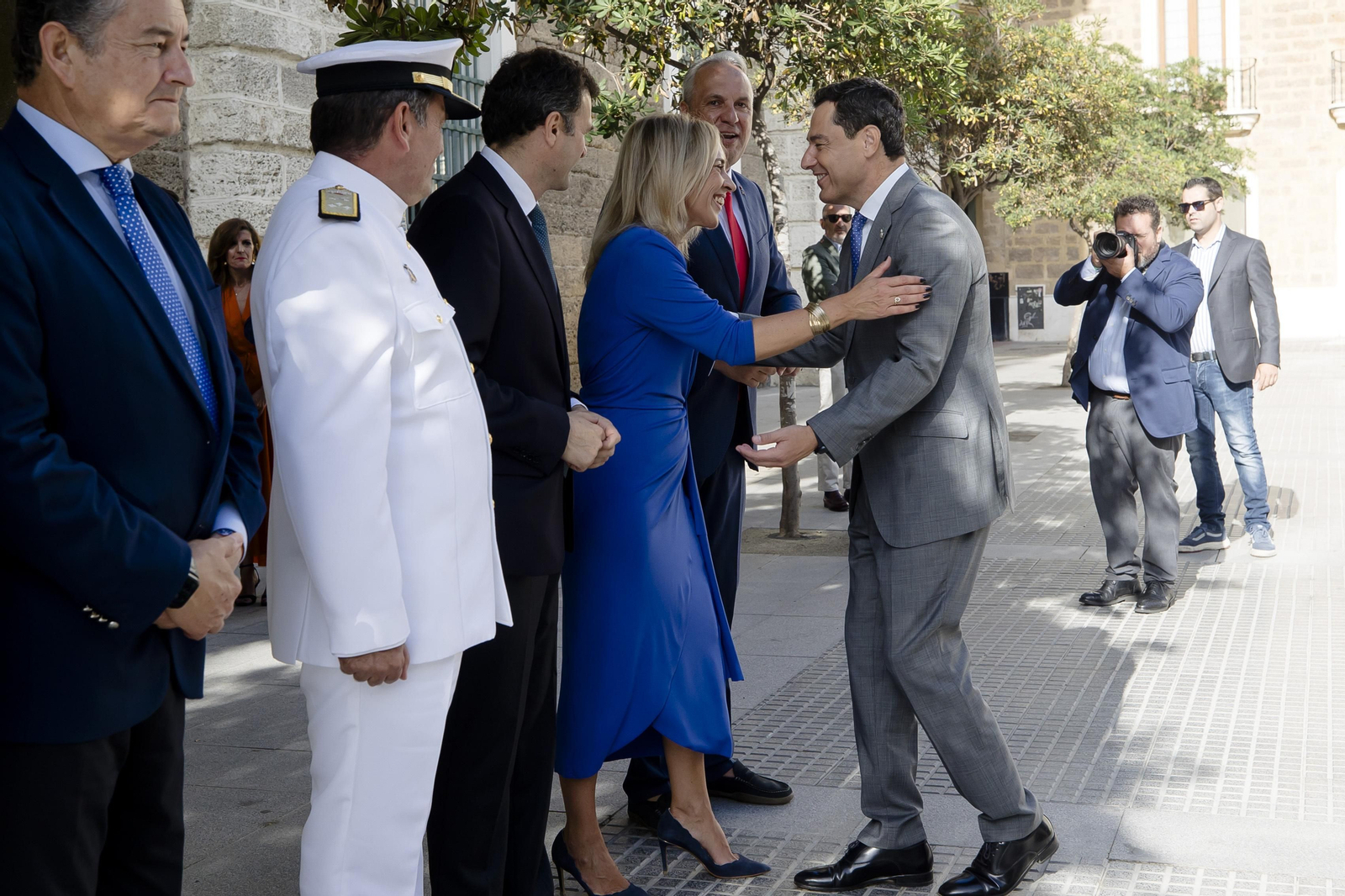 Las imágenes del pleno de investidura de la Diputación de Cádiz.