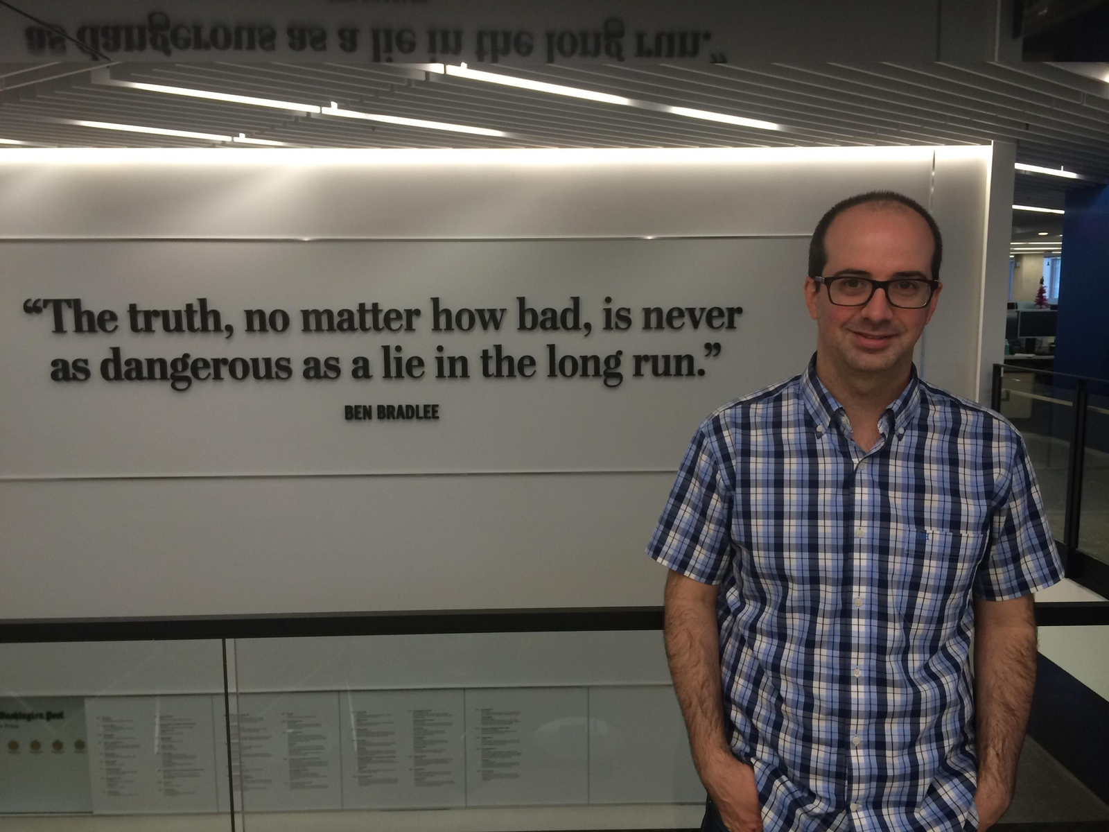 Infografista, subdirector de gráficos de 'the washington post'"Por los pasillos no te encuentras a Robert Redford pero sí a premios Pulitzer"