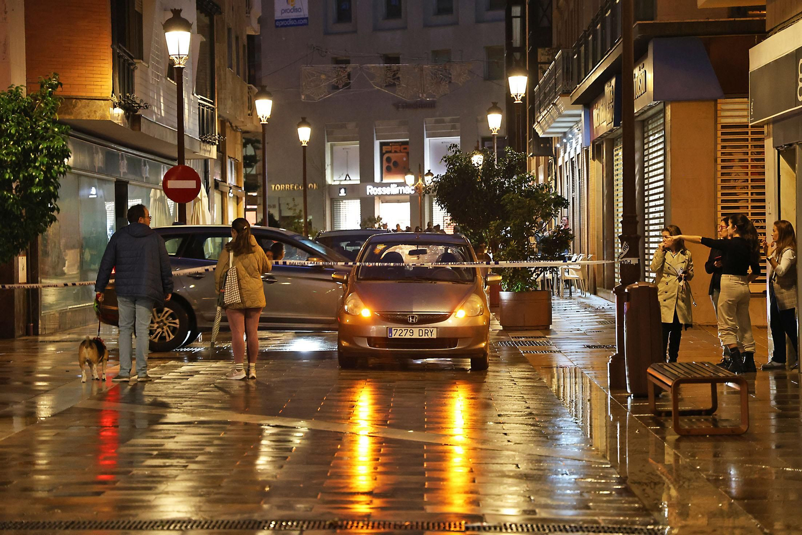 Imágenes del caos en Huelva por la borrasca Claudia con inundaciones, riadas y cortes de carreteras