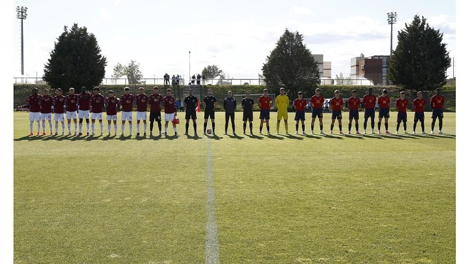 Izan Merino, capitán de la sub 18, y Antoñito Cordero luce el '10'