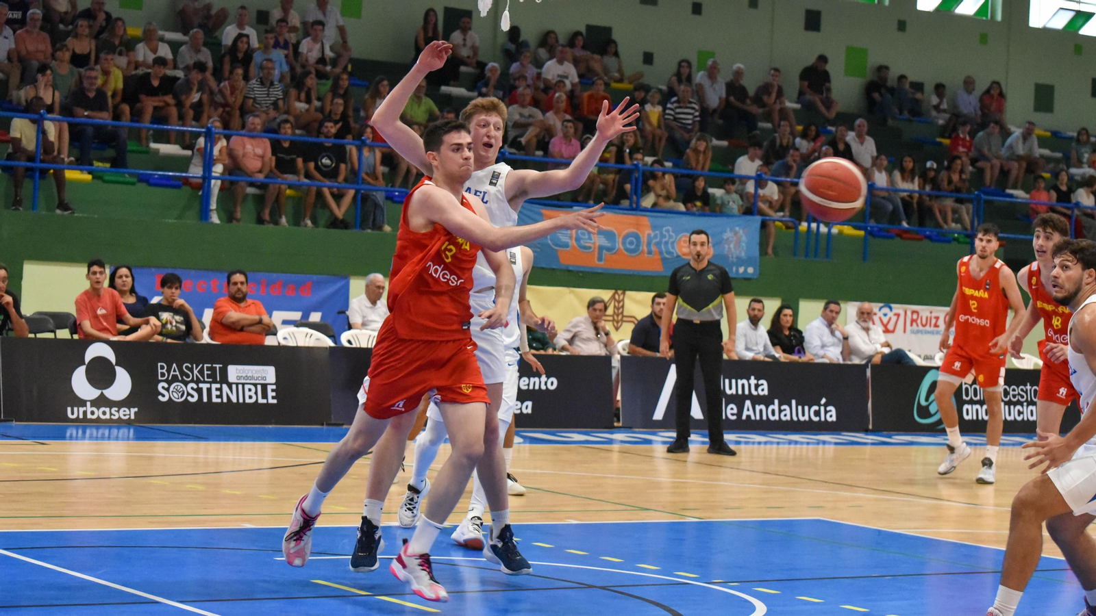 Las fotos de la primera jornada del Torneo Intenacional de Baloncesto U-20 de La Línea