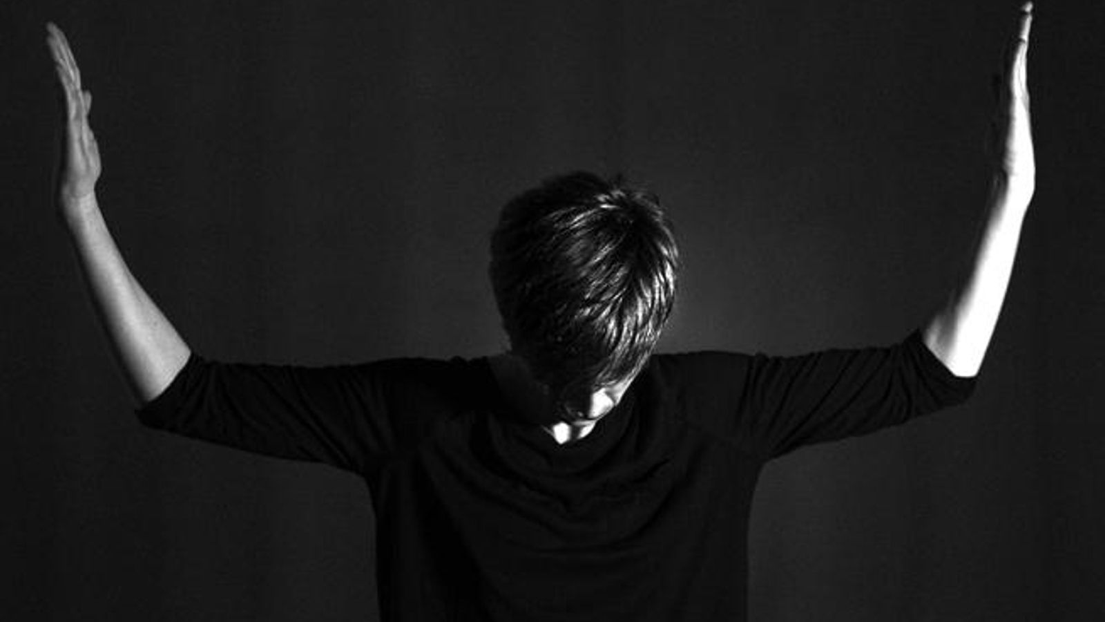 Una imagen promocional de 'Y qué más da, todo es gracia',  de Luz Arcas.