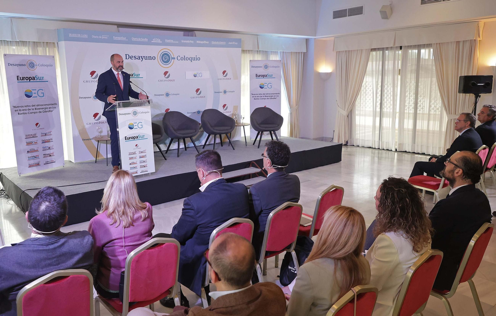 Fotos del Desayuno coloquio Nuevos retos del almacenamiento en la era de la bioenergía en Los Barrios y el Campo de Gibraltar de Europa Sur y Olivia Energy Group