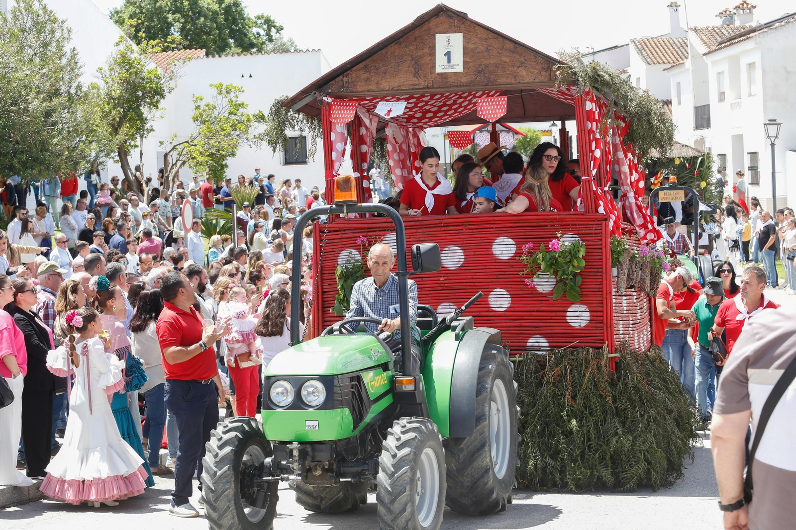 Fotos del domingo de Feria y la romería del Cristo de la Almoraima