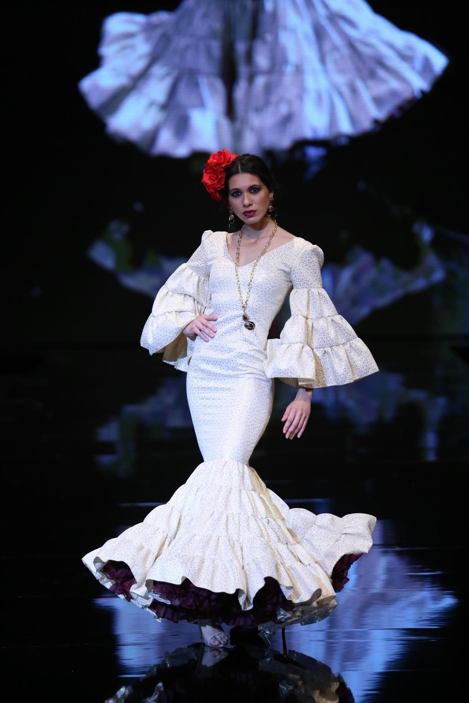 El traje de flamenca blanco y sus versiones más bonitas de esta temporada