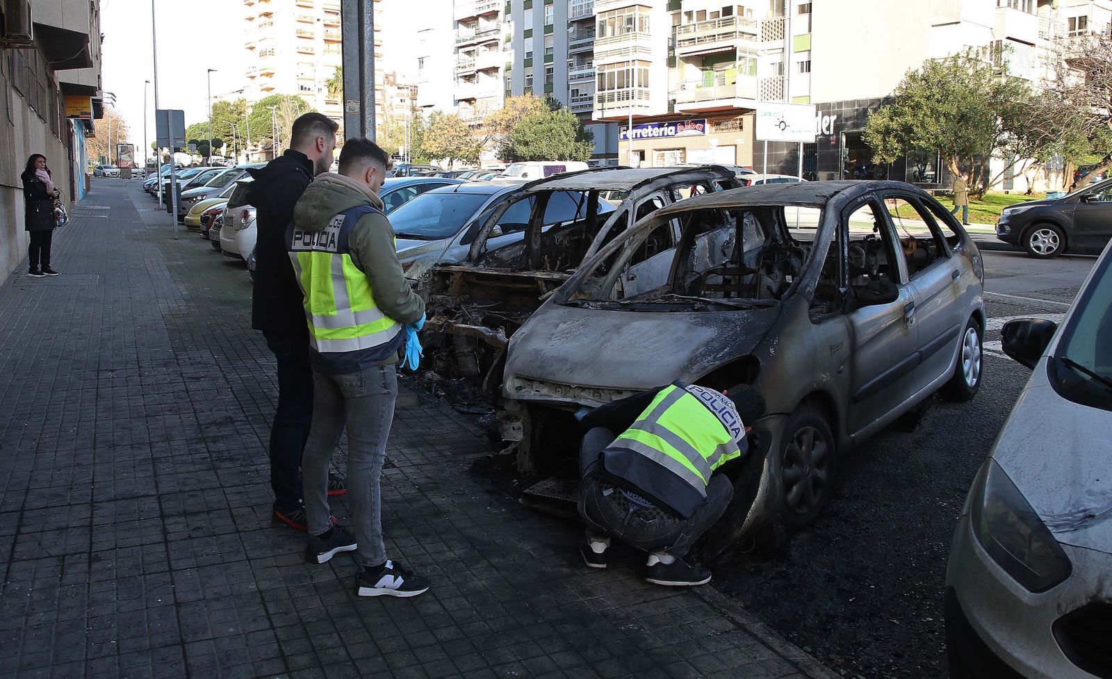 Fotos de los coches calcinados en San José Artesano
