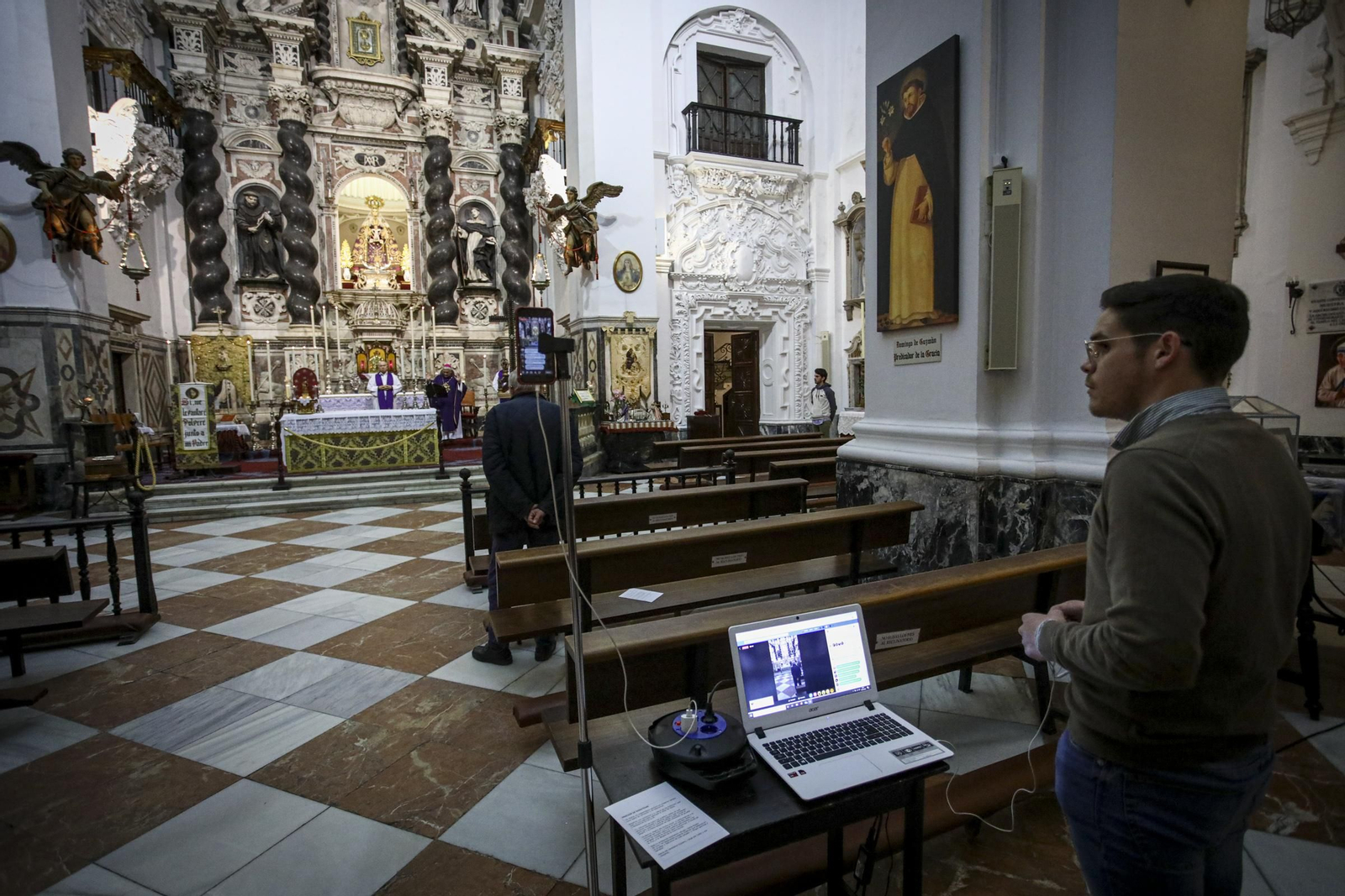 Imágenes del estado de alarma en Cádiz por el coronavirus durante la tarde del 16 de marzo