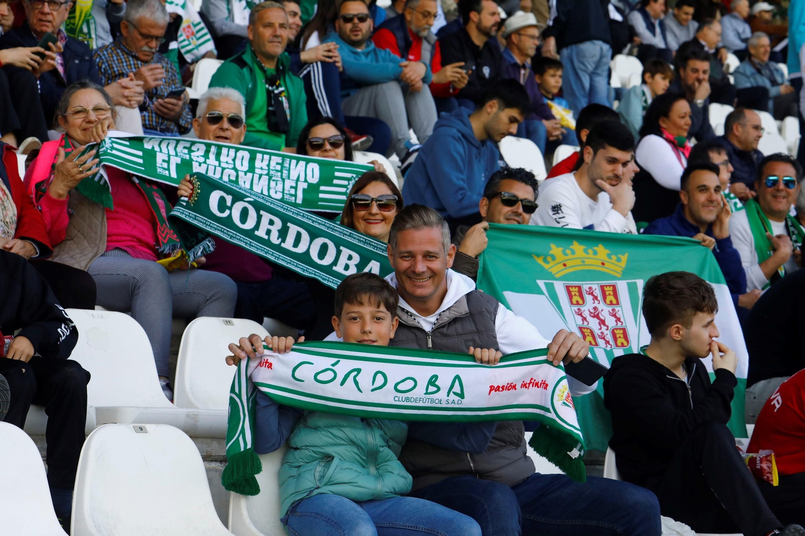 Las mejores fotos del ambiente en El Arcángel en el Córdoba CF - Ceuta