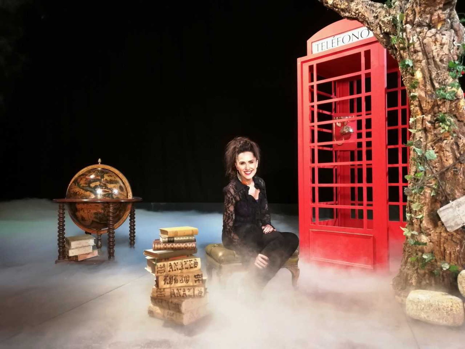 Virgina Díaz conductora de 'Cachitos de hierro y cromo' a lo 'Bola de cristal'