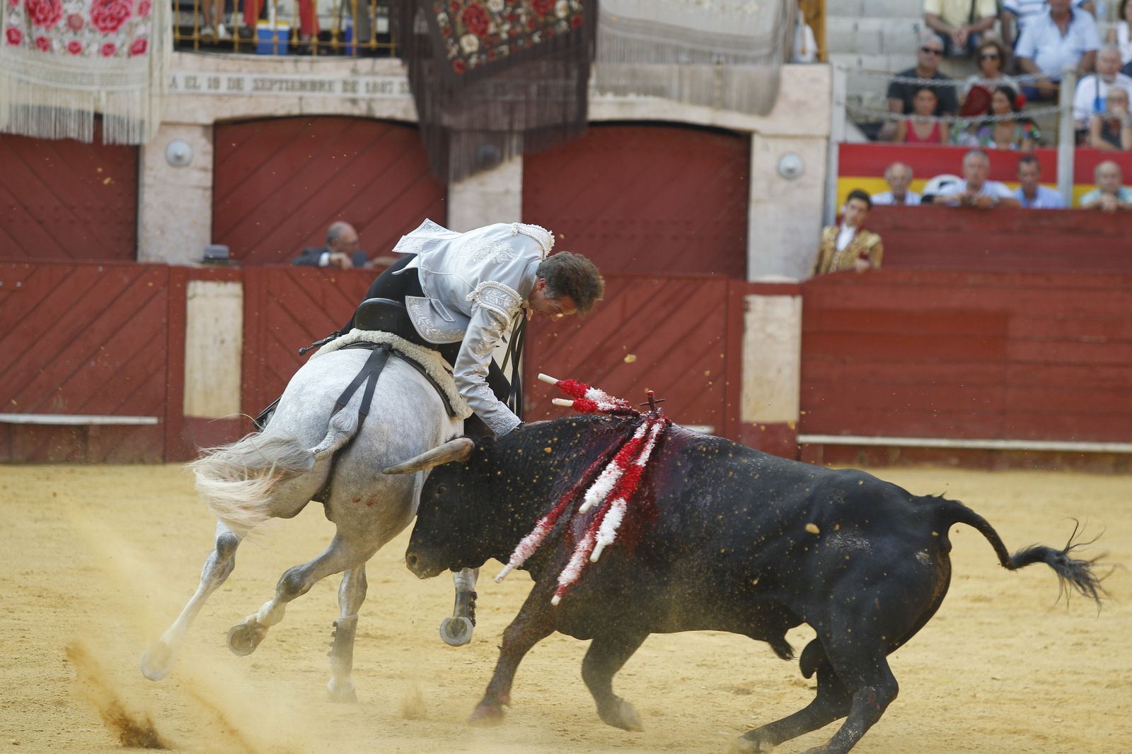 Fotogalería corrida de rejones. Feria de Almería 2019