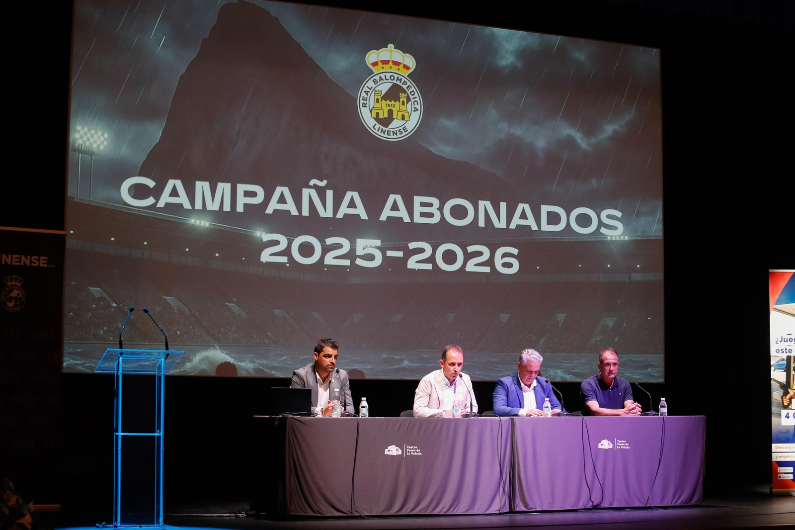 Las fotos de la presentación de la campaña de abonados de la Balona en el teatro la Velada