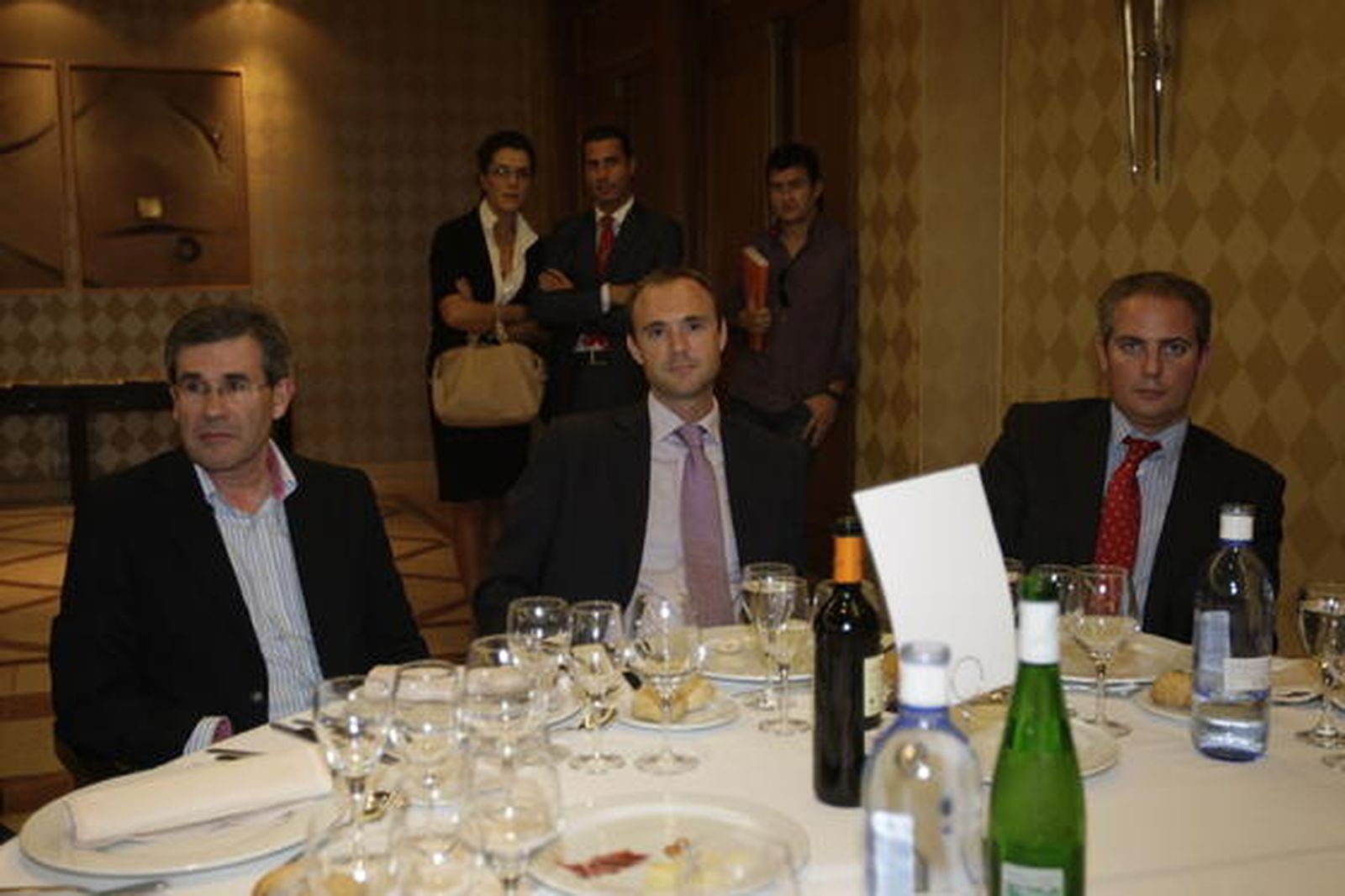 Pedró Caparrós, de Caparrós Natura, y Carlos Escobar e Íñigo Laguardia, de Escobar Navarrete Abogados. 

Foto: Fran Leonardo