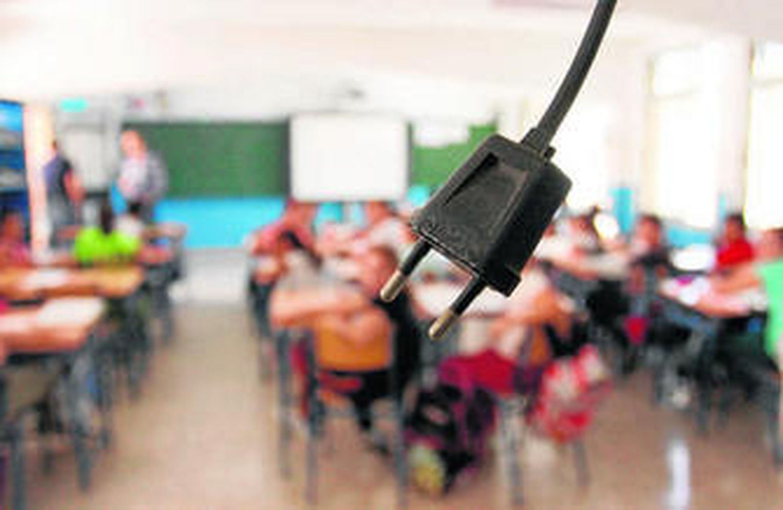 Aula del colegio Miraflores de la capital afectado hasta ayer por los cortes de luz.