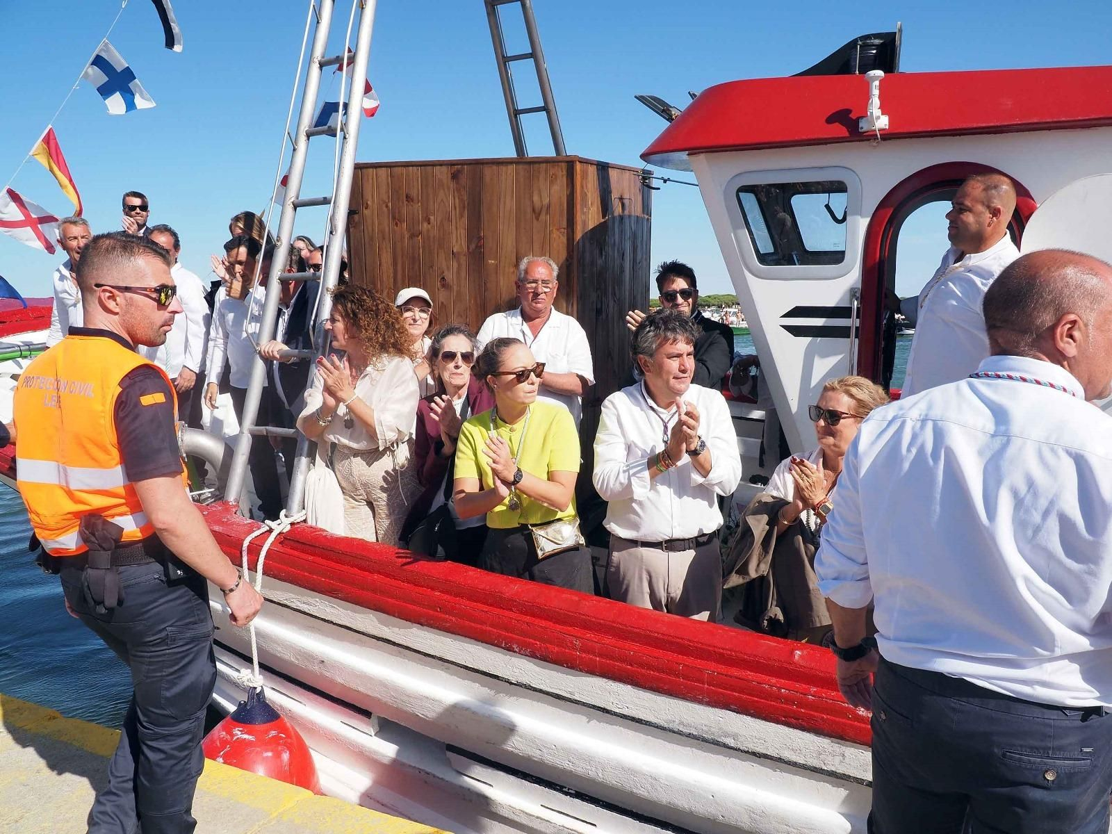 Imágenes del desembarco de la Virgen de la Bella en el Terrón de Lepe