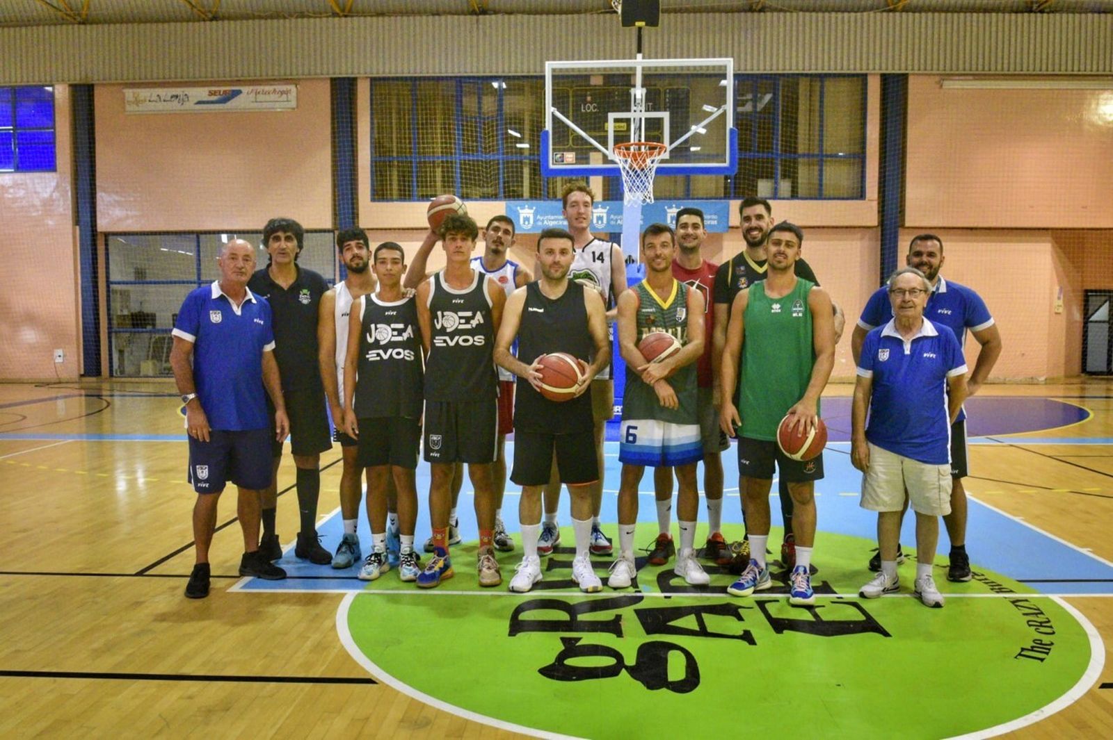 La plantilla de Udea, este viernes.