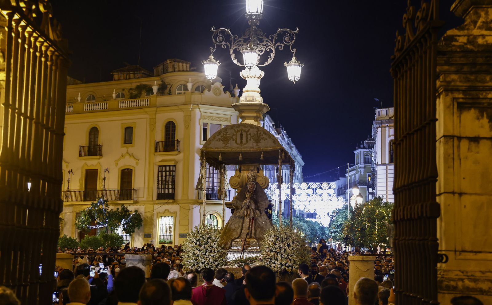 La procesión de la Virgen de los Reyes, en imágenes