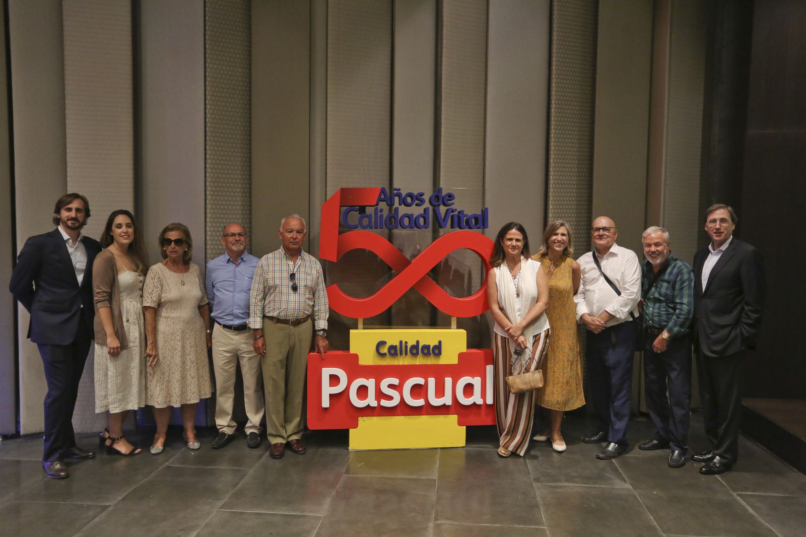 Foto de familia de la celebración del 50 aniversario de Calidad Pascual en el Hotel Barceló