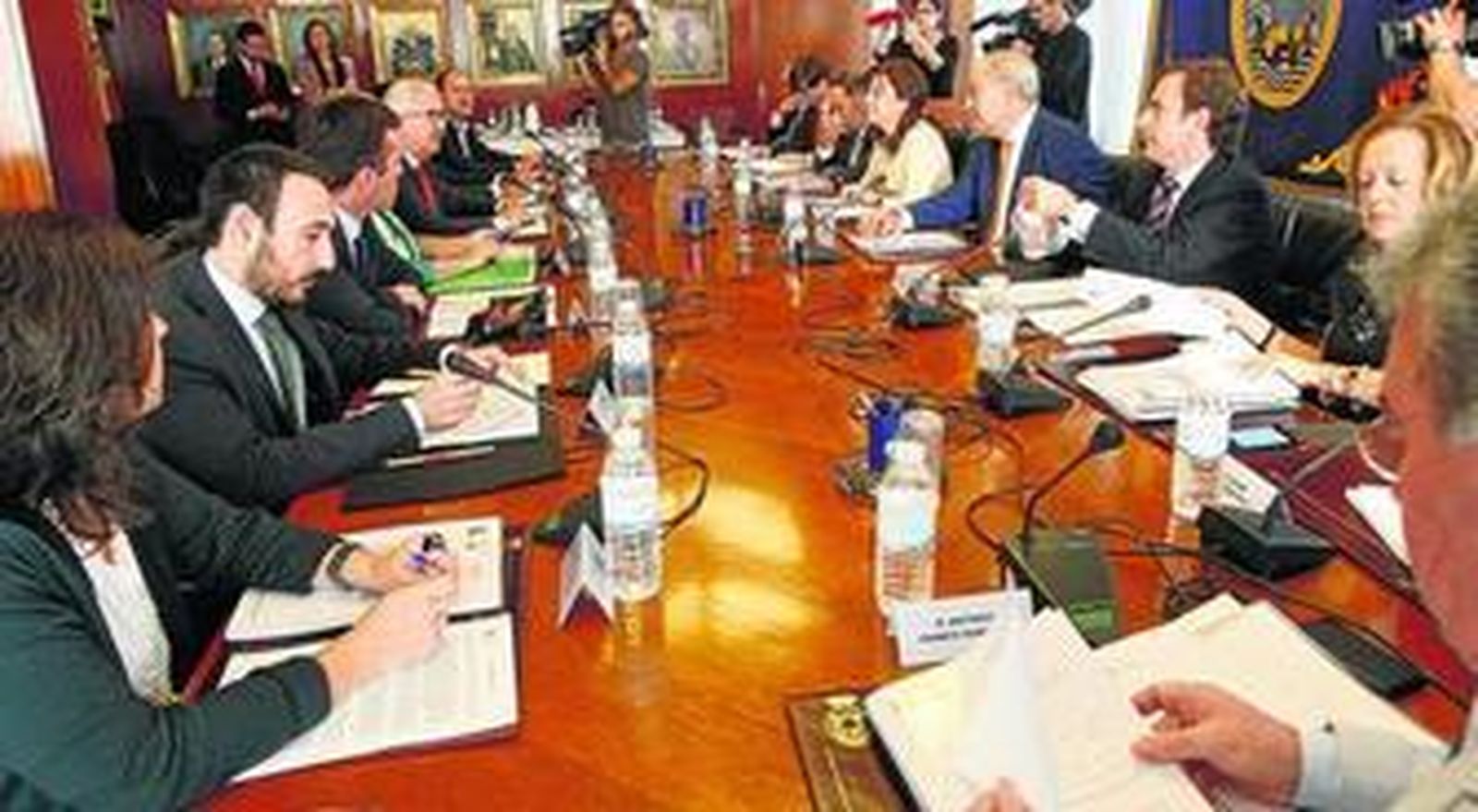 Reunión del consejo rector de Las Aletas, en la mañana de ayer en la sede de la Zona Franca de Cádiz.