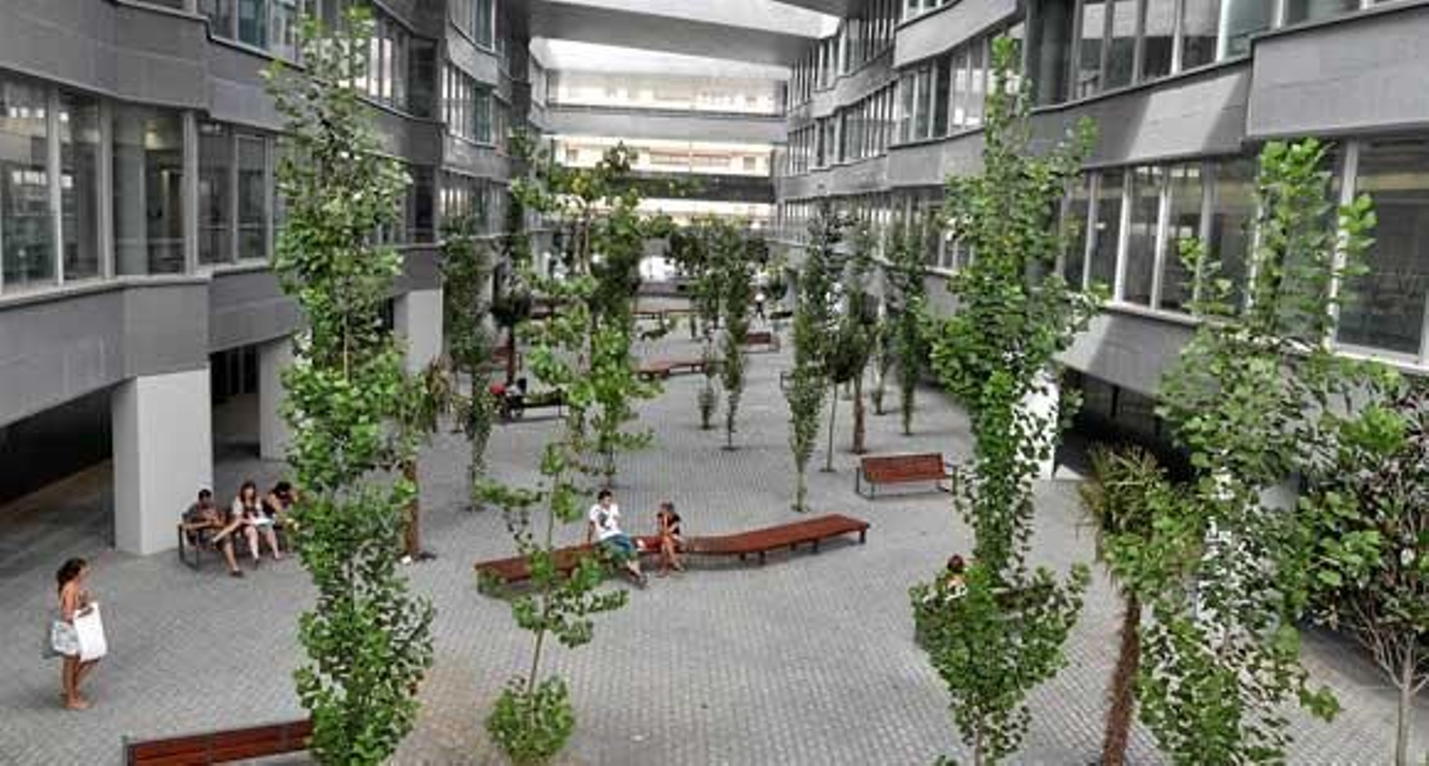 La Junta financia con 13,3 millones mejoras en las infraestructuras de la Hispalense