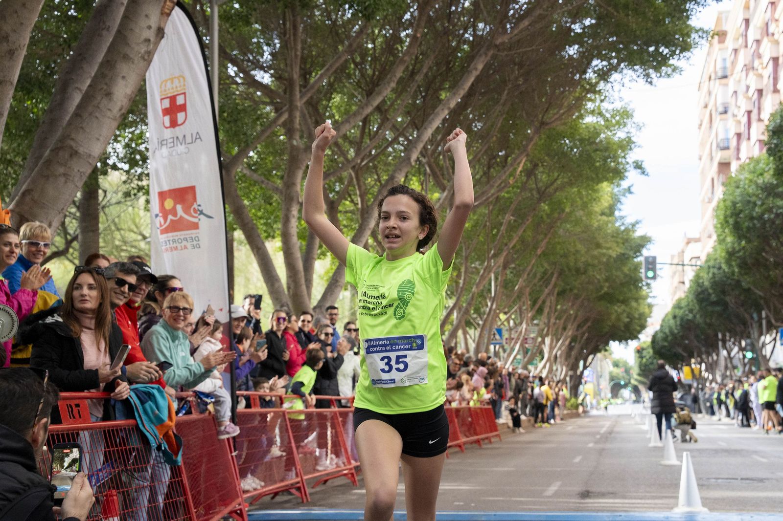Almería corre unida contra el cáncer en una jornada solidaria