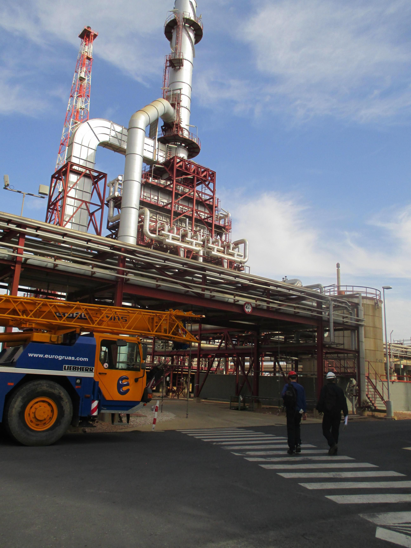 Instalaciones de Cepsa en el Polo Químico onubense.