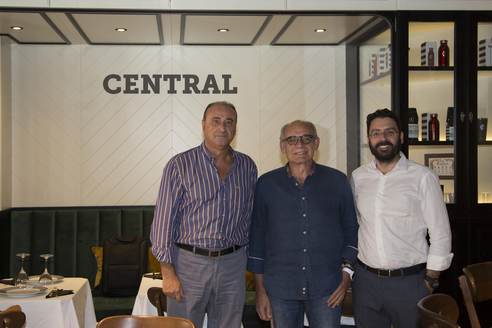 Antes de comenzar el almuerzo, junto a Nacho Prados Fernández-Baca, gerente y coordinador general del nuevo Café Central