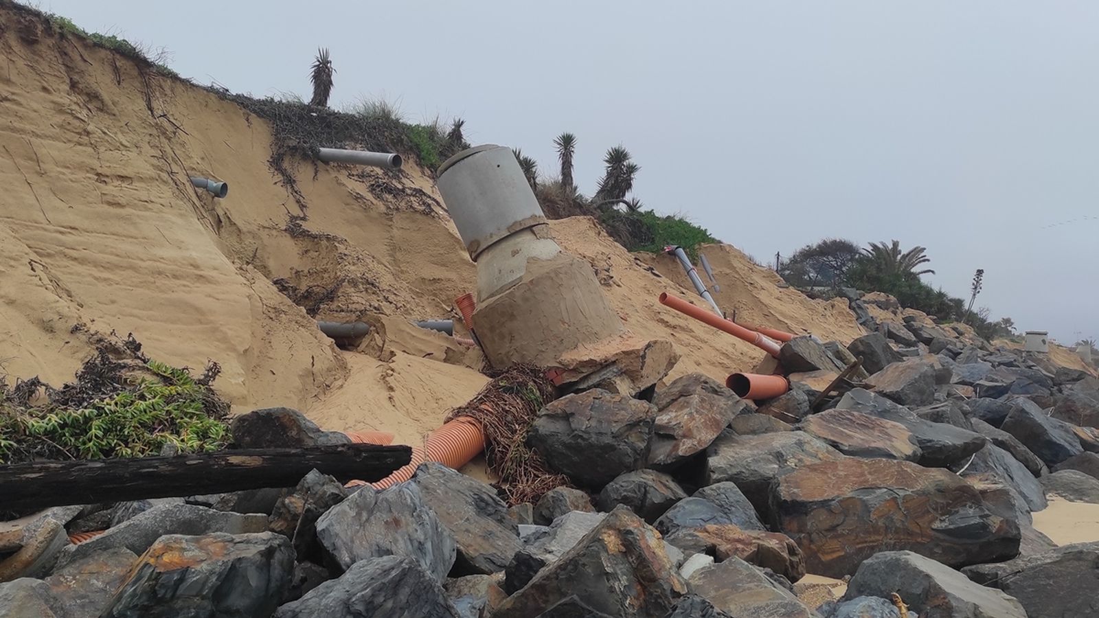 Daños en la playa de Mazagón.