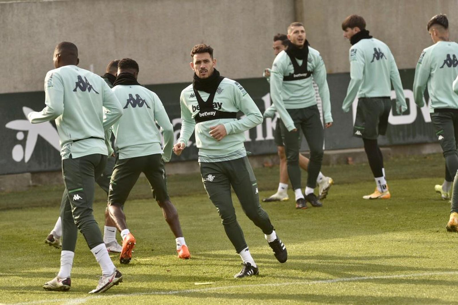 Sanabria, junto a sus compañeros, en el entrenamiento de hoy.