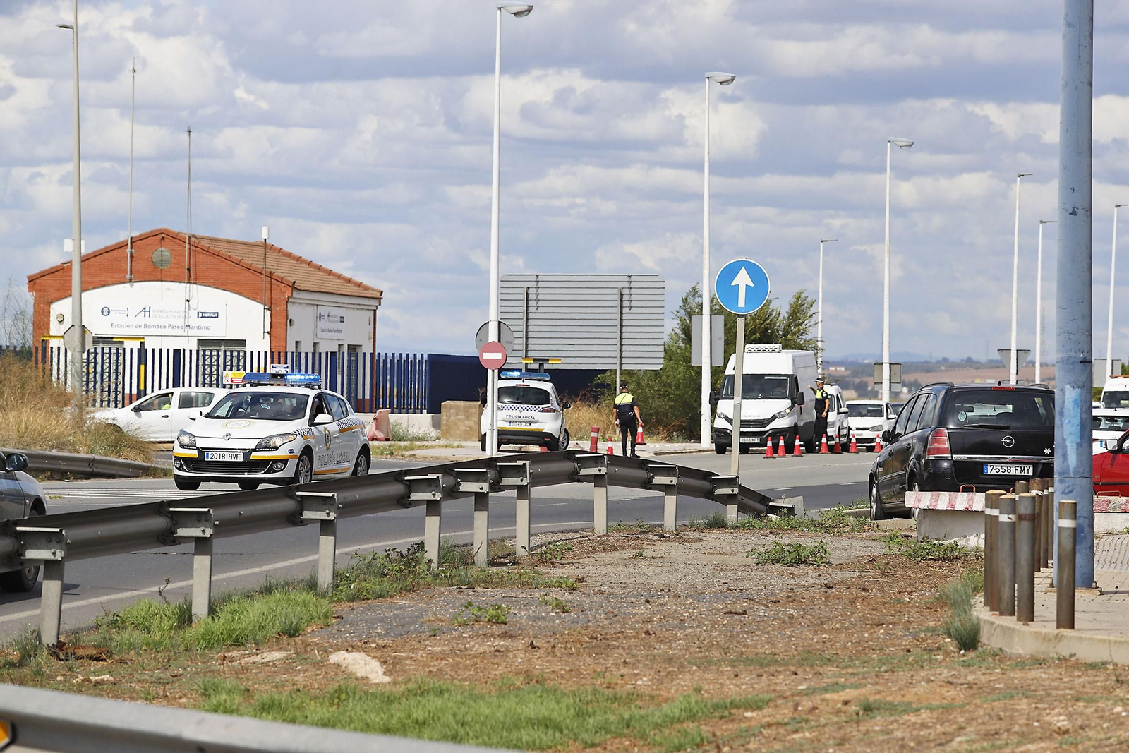 Retenciones y atascos ocasionados por el inicio de las obras del puente del Odiel