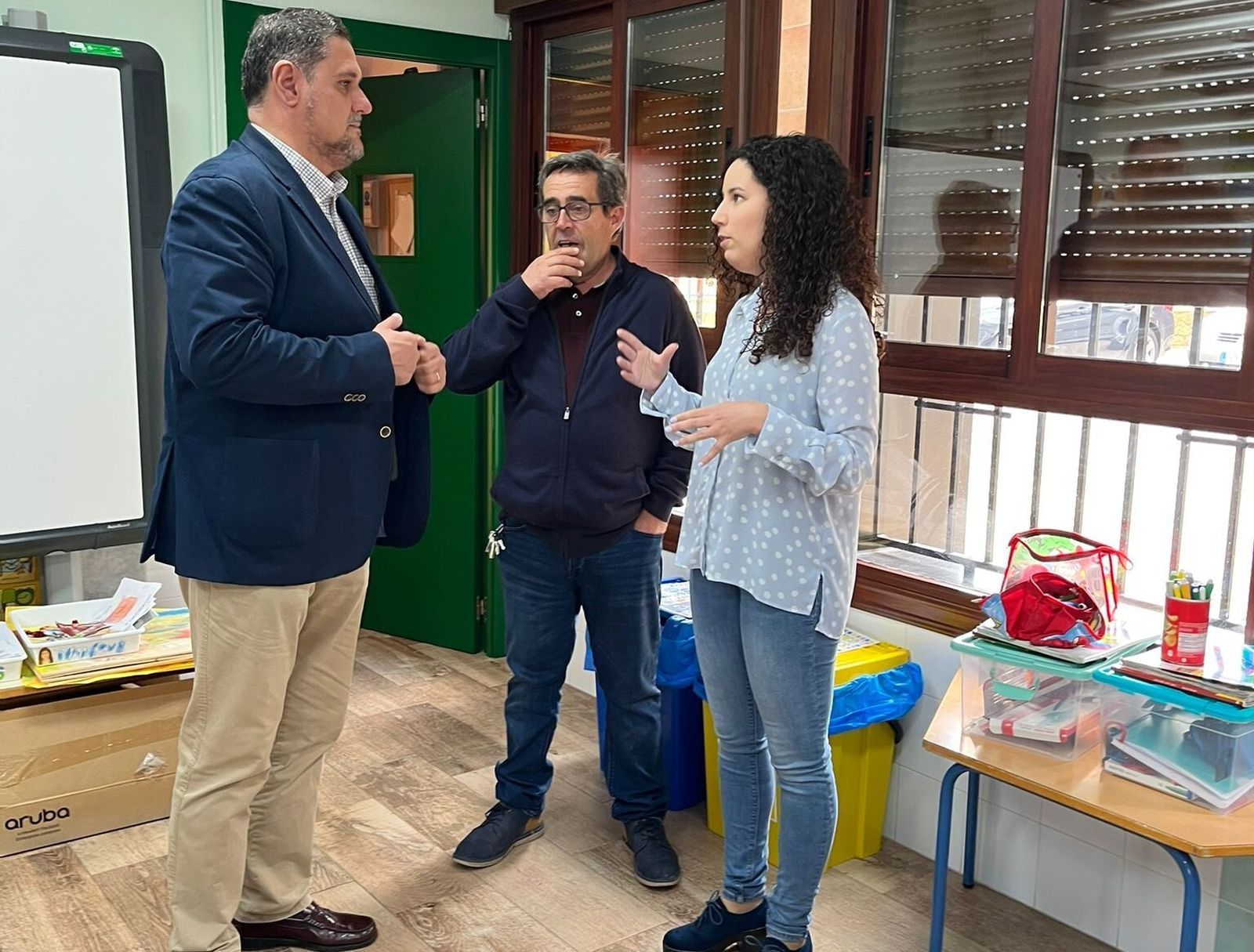 Visita del delegado de Educación al colegio rural de Paterna.