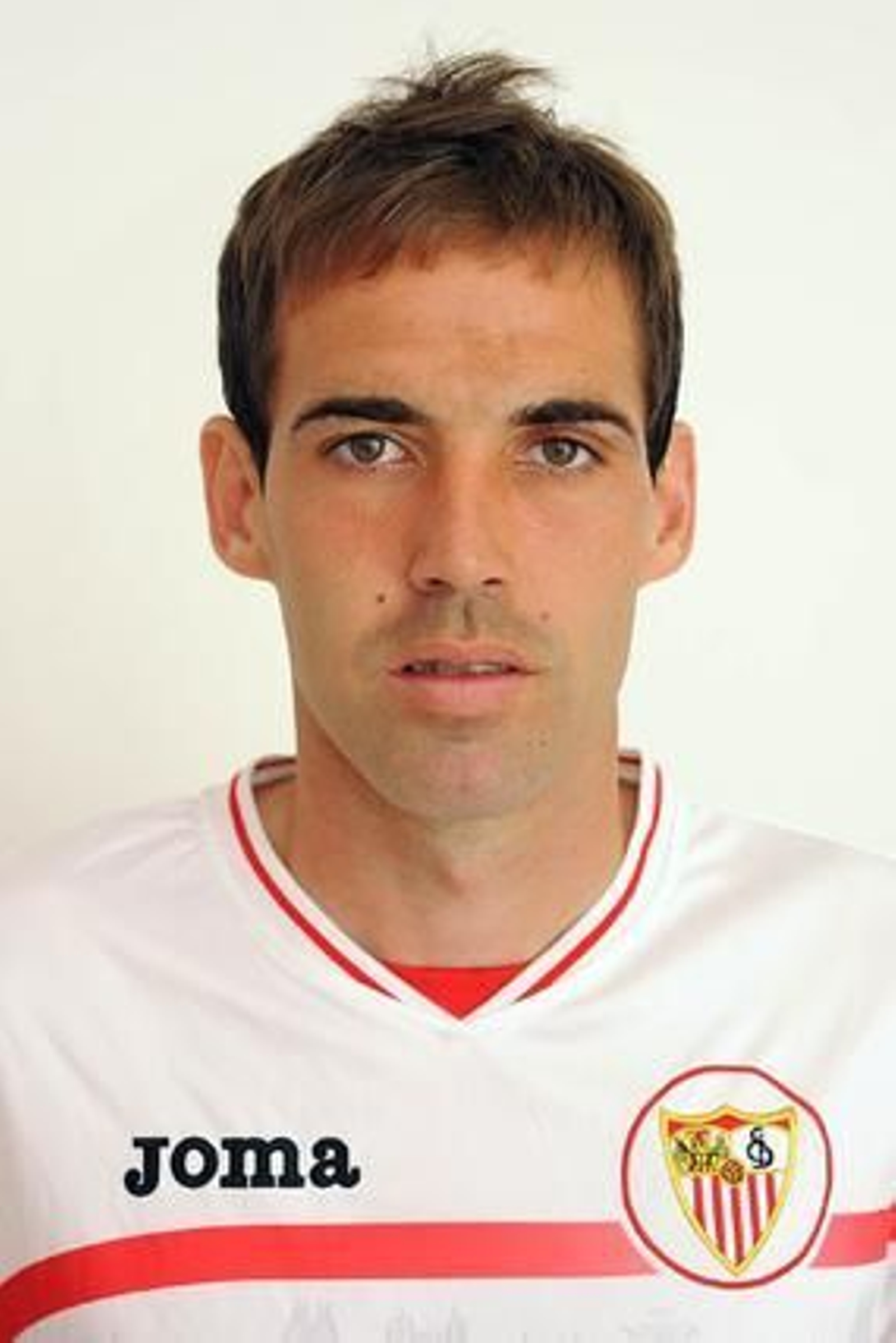 5. FERNANDO NAVARRO (defensa)