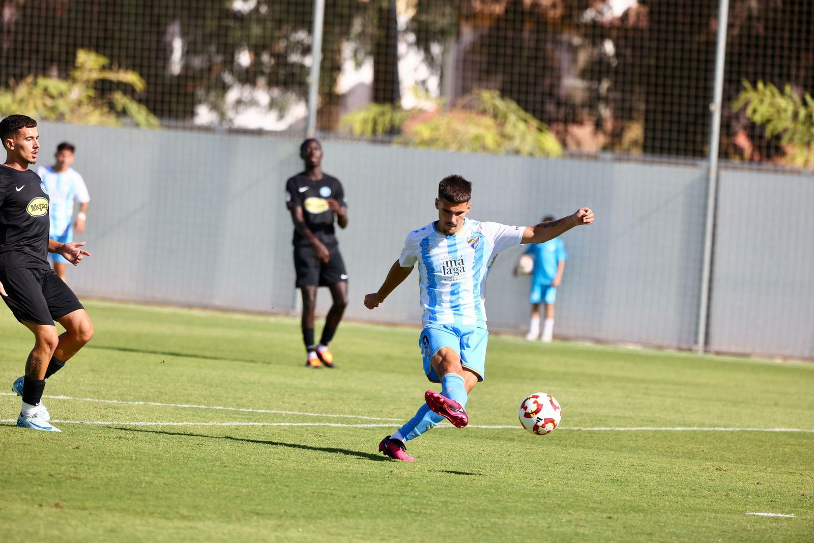 El Atlético Malagueño sigue volando con Chupete al mando (3-1)