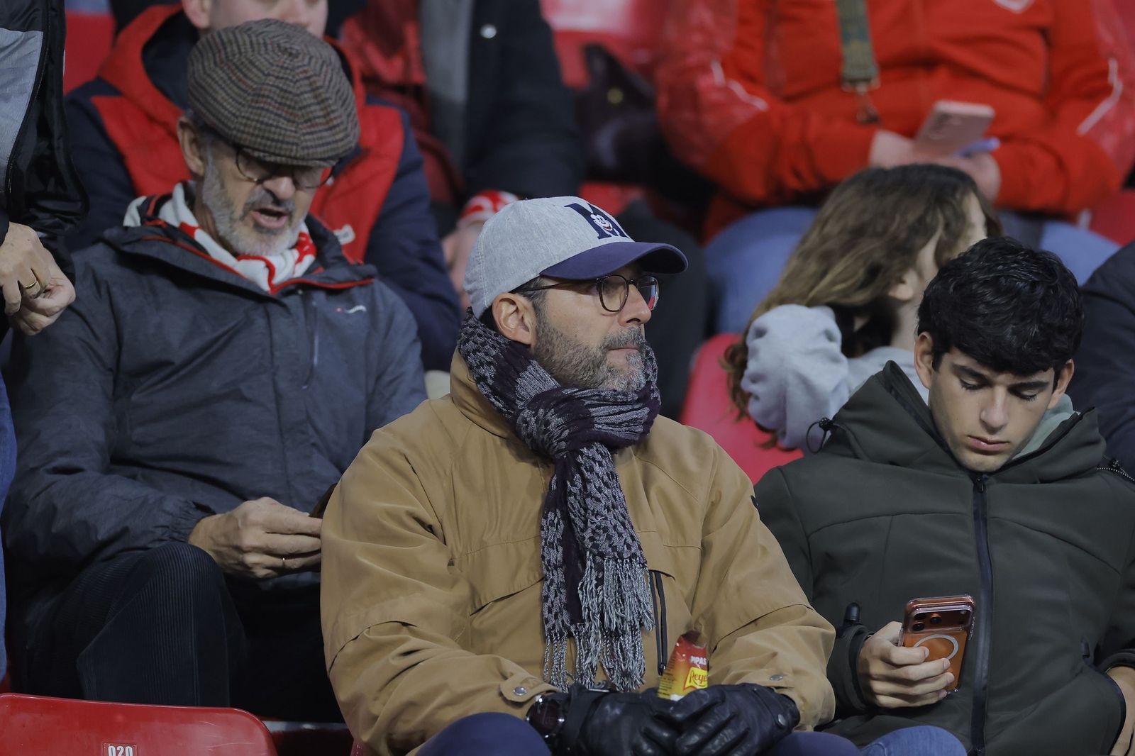 Búscate en las fotos del Sevilla - Celta