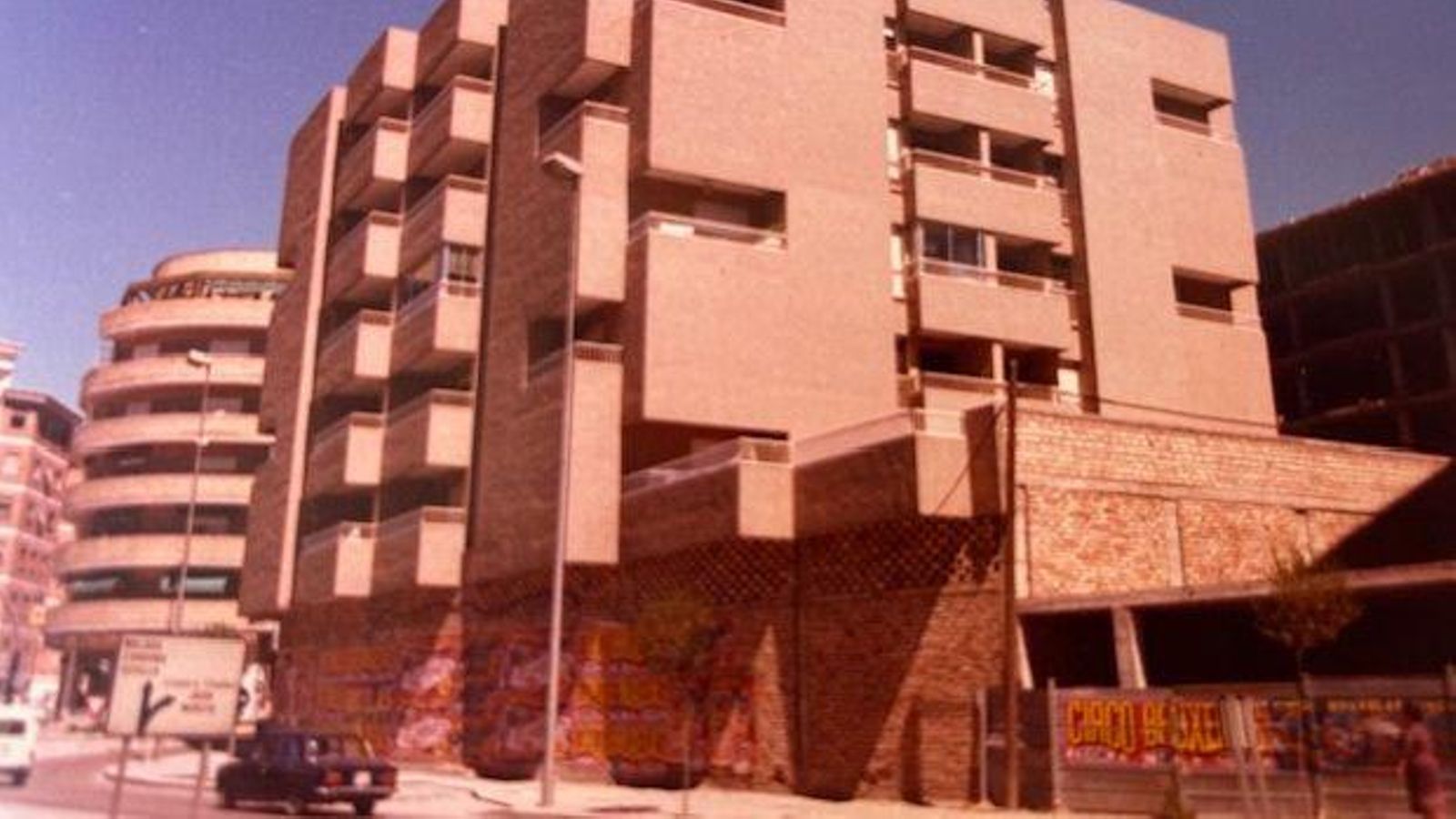 Edificio Lindajara, , en el cruce de Camino de Ronda y Avenida del Sur, en Granada capital Edificio Lindajara, , en el cruce de Camino de Ronda y Avenida del Sur, en Granada capital