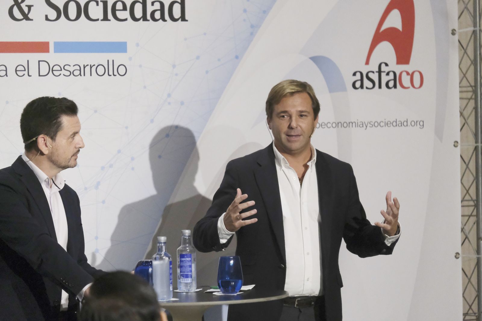 El foro Economía y Sociedad de Asfaco con Antonio Repullo, en imágenes