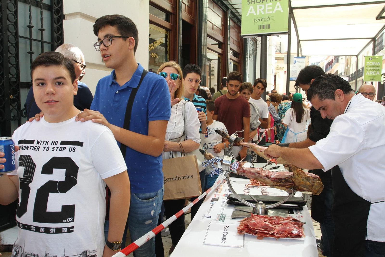 Record Guinnes del bocadillo de jamón mas grande del mundo, en Huelva