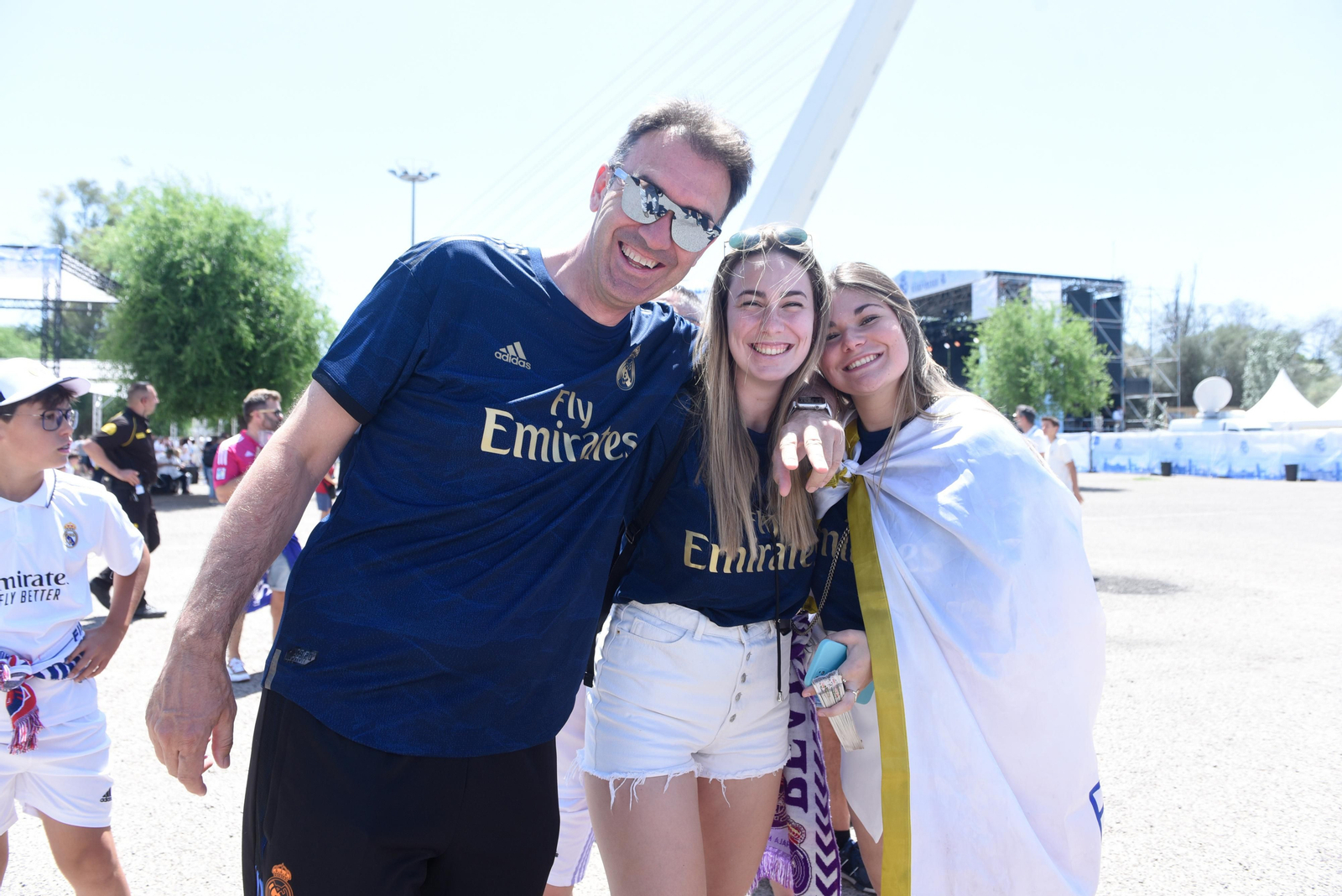 Búscate en la galería gráfica de las aficiones de Osasuna y Real Madrid en Sevilla