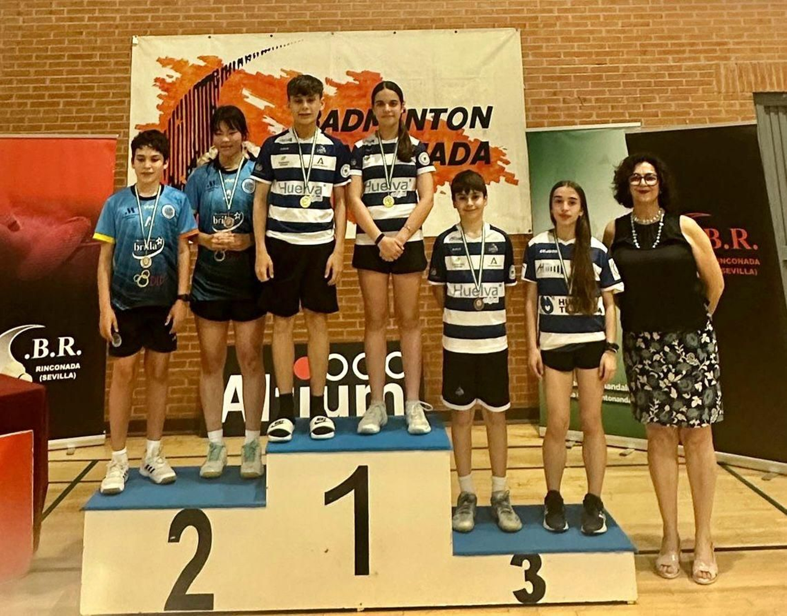 Canteranos del IES La Orden en el pódium en La Rinconada.