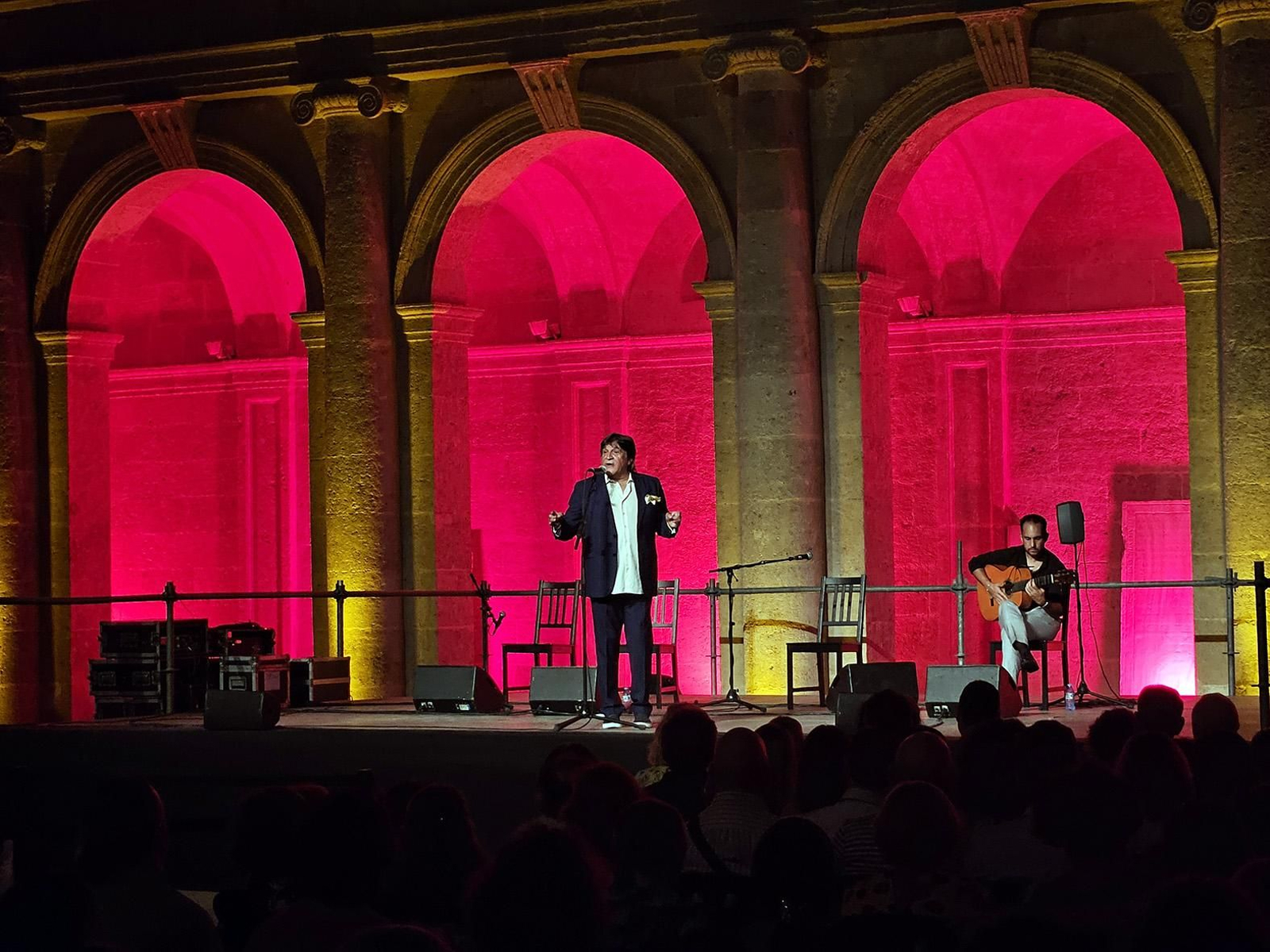Vicente Soto Sordera en el Claustro de la Catedral.