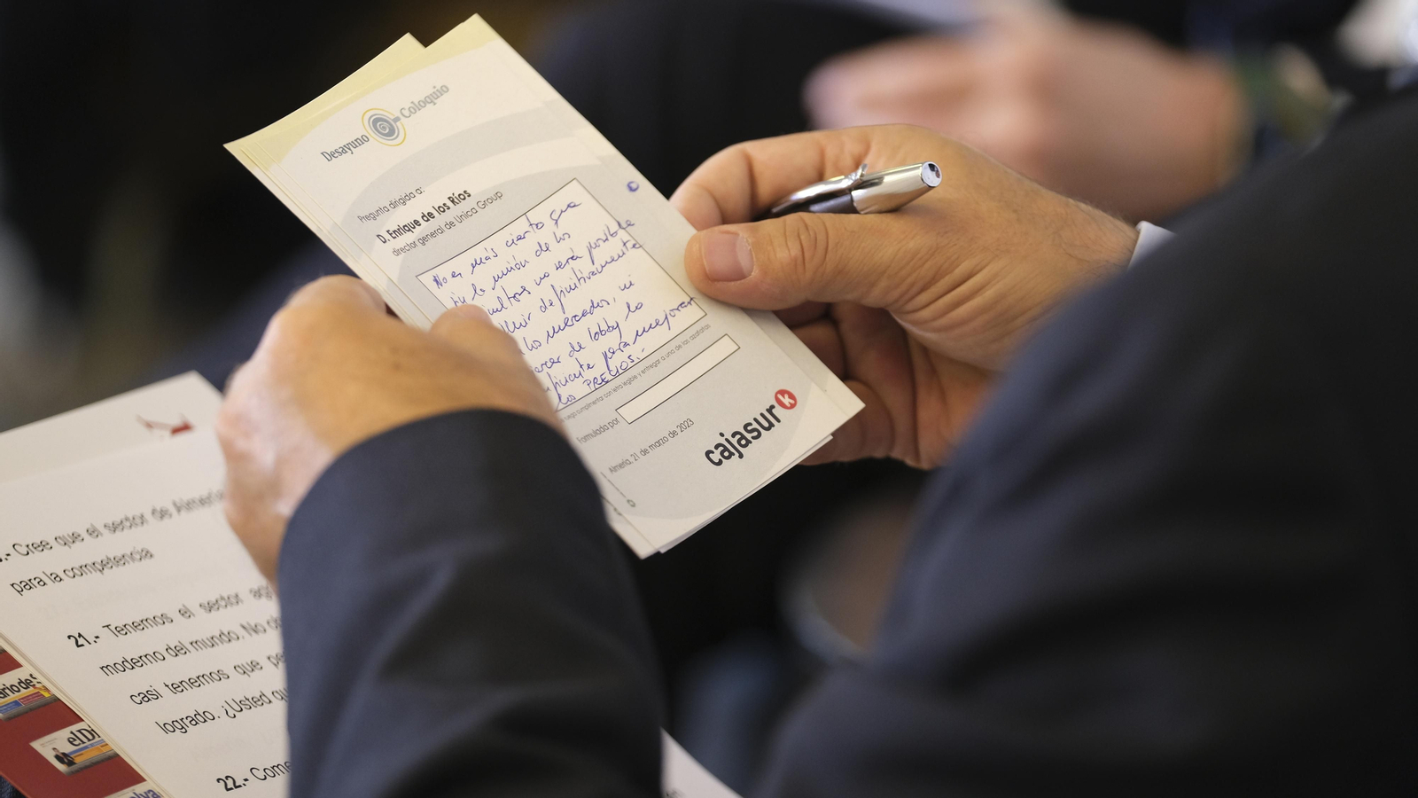 Desayuno coloquio de Grupo Joly y Cajasur, con la participación del ponente Enrique de los Ríos