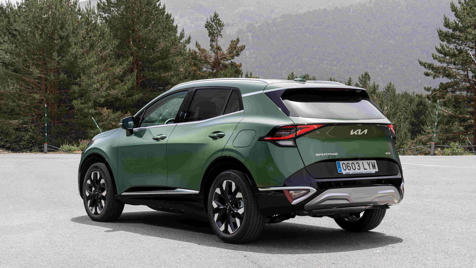 El Kia Sportage se ha alzado como ganador del galardón de "Coche del Año 2023" en reñida disputa con el Renault Austral.