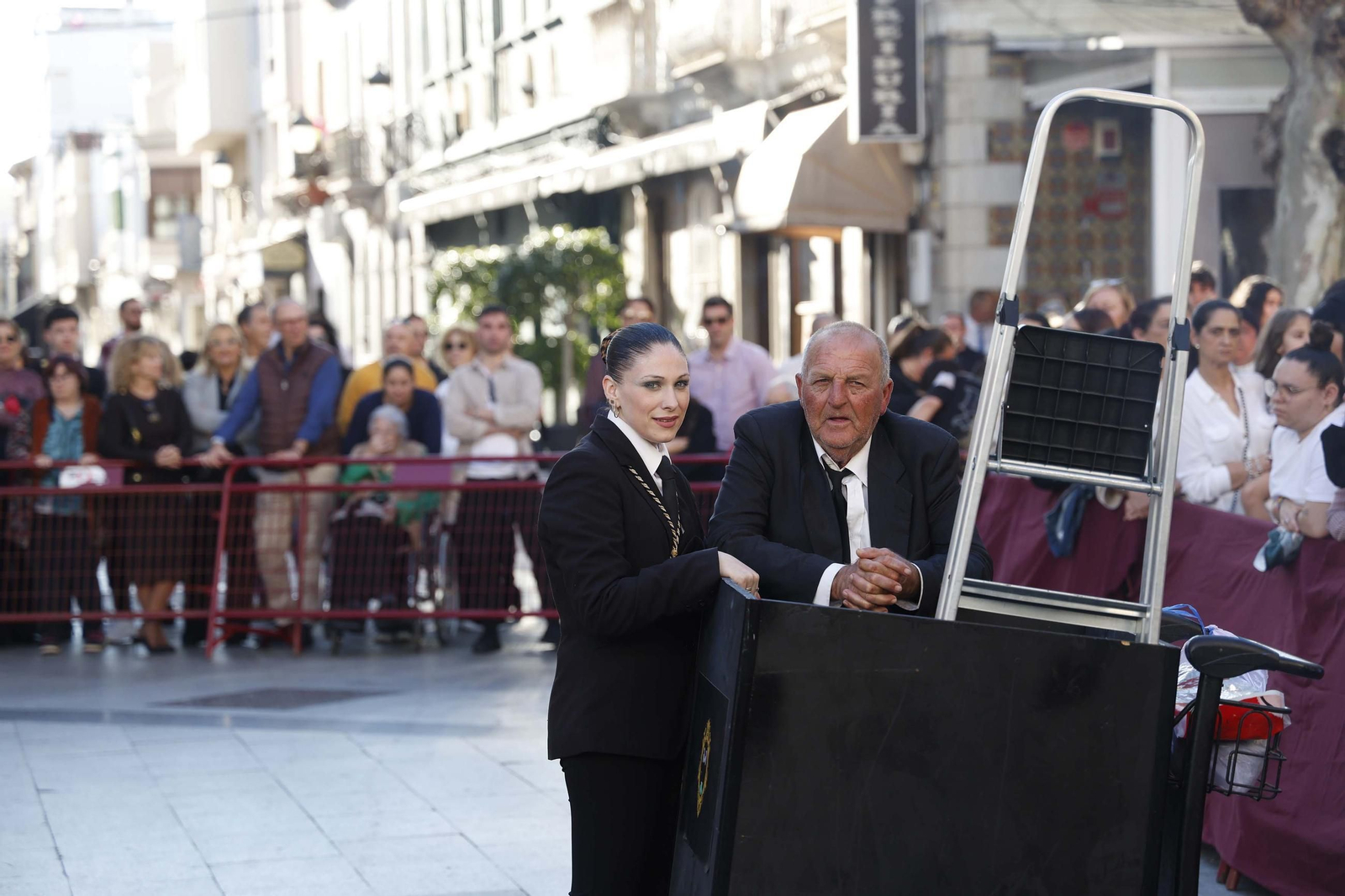 Fotos del Viernes Santo en La Línea: Cristo del Mar, Soledad y Santo Entierro, Cristo del Amor y Amargura