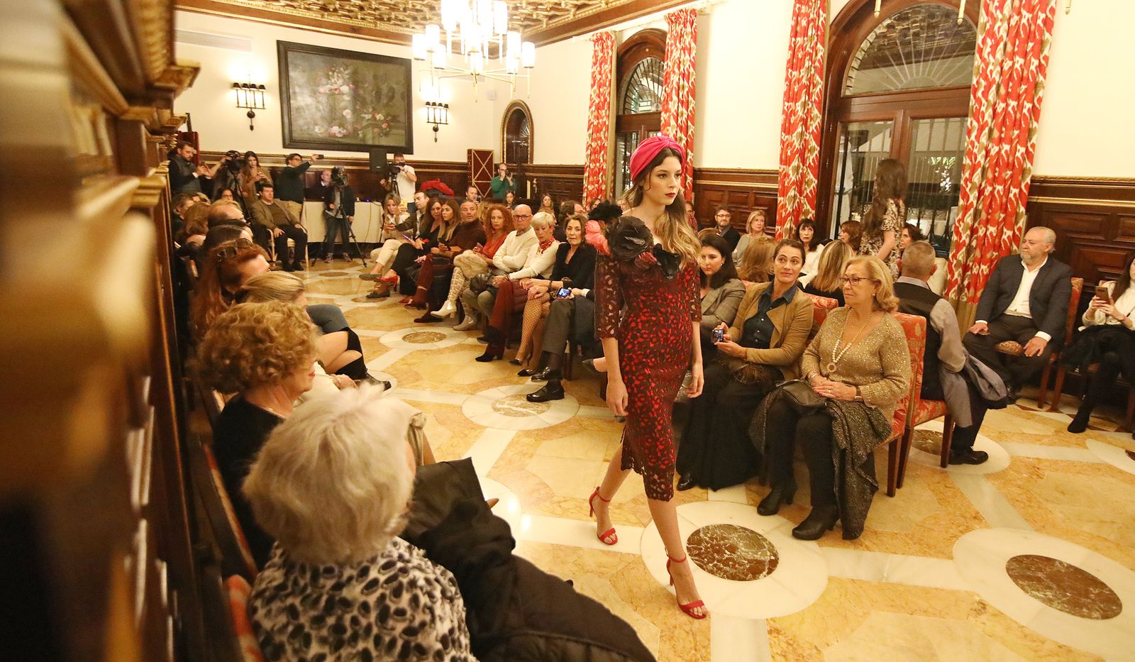 Ángeles Verano presenta su nueva colección en el 'Hotel Casa Palacio María Luisa'