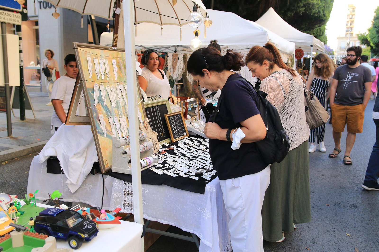 Imágenes de la Noche en Blanco, en Almería