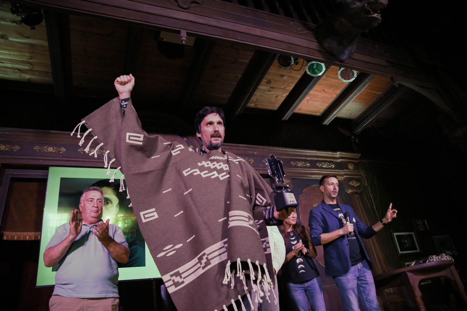 Entrega premio "Spirit of the West" al director Lisandro Alonso en el Almería Western Film Festival de Tabernas, en imágenes
